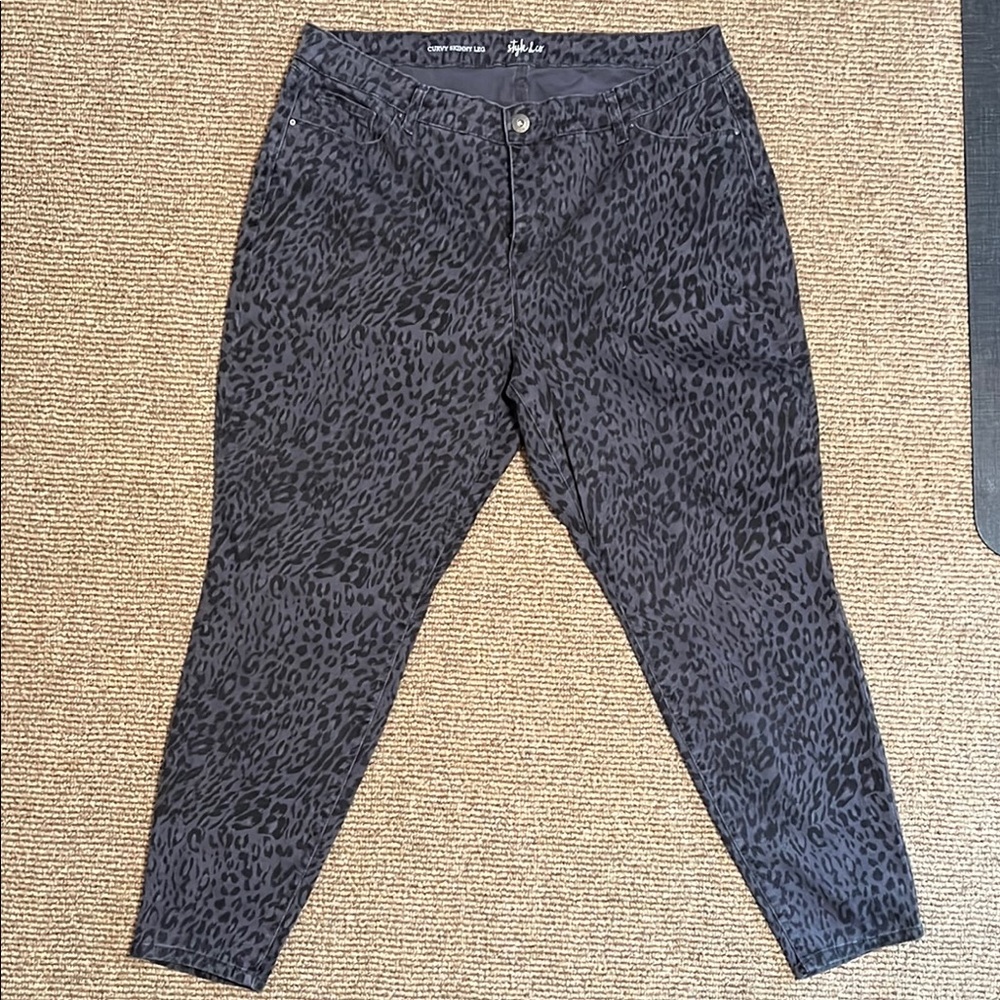 Style & Co. Women's Skinny Jeans - Black Leopard Print